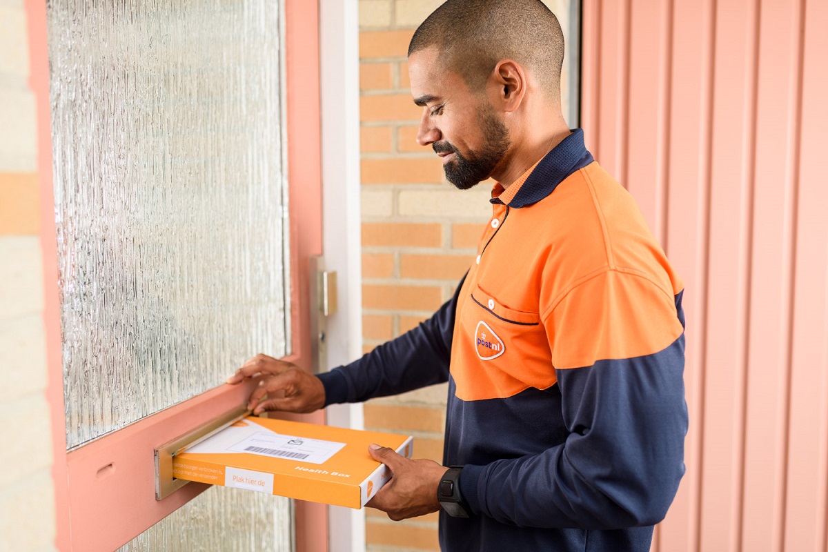 Pay rise for PostNL deliverers