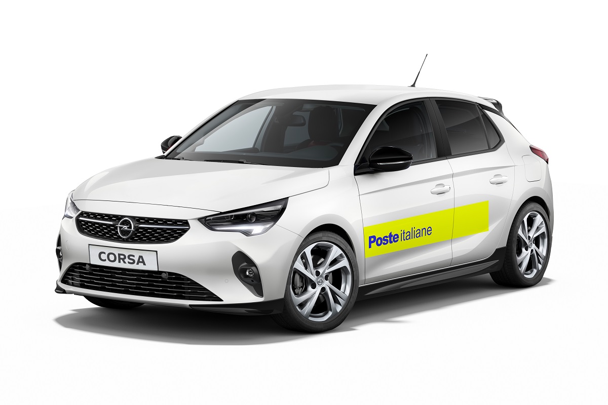 Poste Italiane-branded Opel Corsa-e 