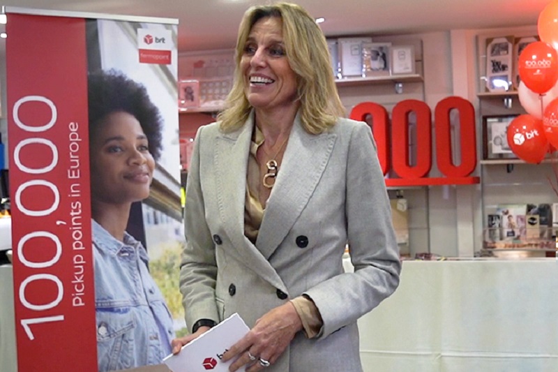 Stefania Pezzetti (BRT CEO) opens Geopost's 100,000th Pickup point